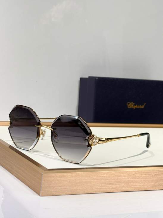Picture of Chopard Sunglasses _SKUfw71516701fw